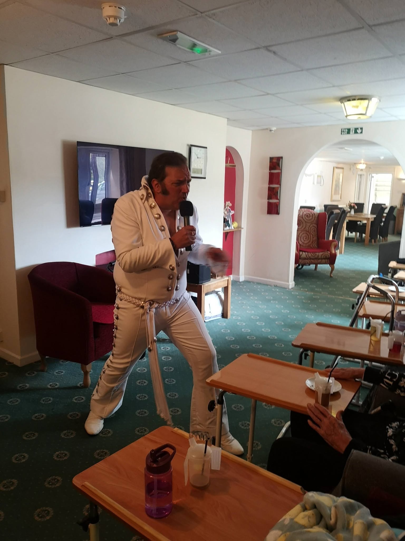 Live music and entertainment at Hollymead House